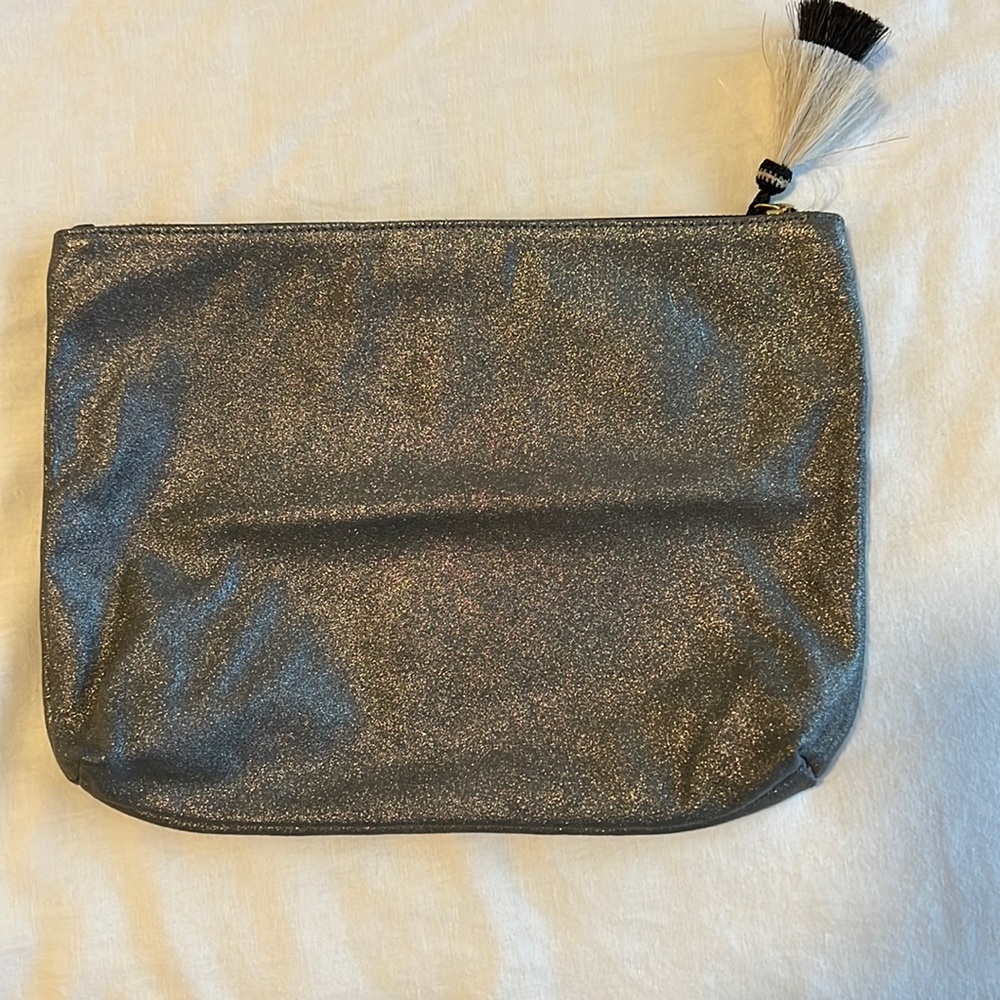 Kempton Shimmer Clutch. Silver/gray